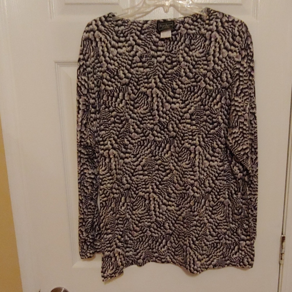 Southern Lady! Beautiful Blouse! Long Sleeves